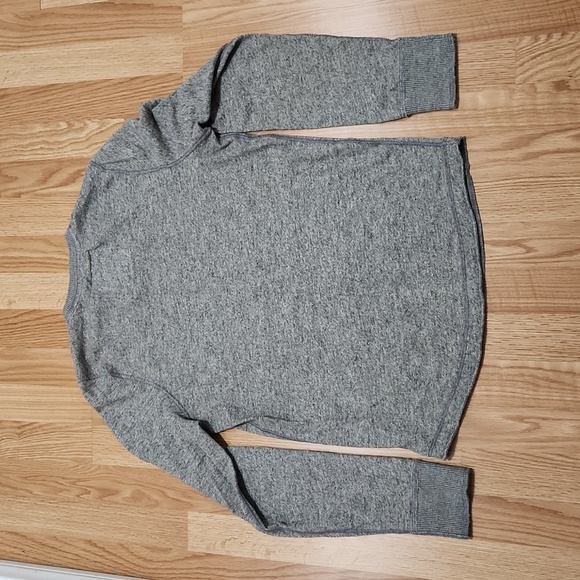 Abercrombie Fitch Sweater Mens Medium XL Grey Muscle V-Neck Pullover Long Sleeve - Picture 4 of 7